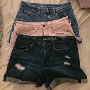 3 Universal Thread shorts size 6